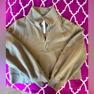 EUC Lululemon Funnel neck scuba!!